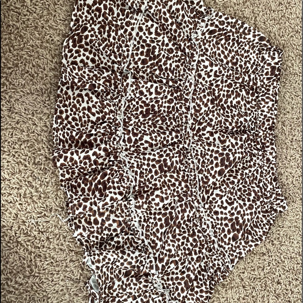 NEVER WORN-cheetah print ruffle skirt
